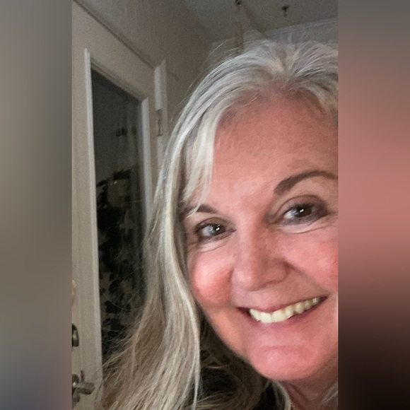 Meet your Posher, Stacy - Picture 1 of 1